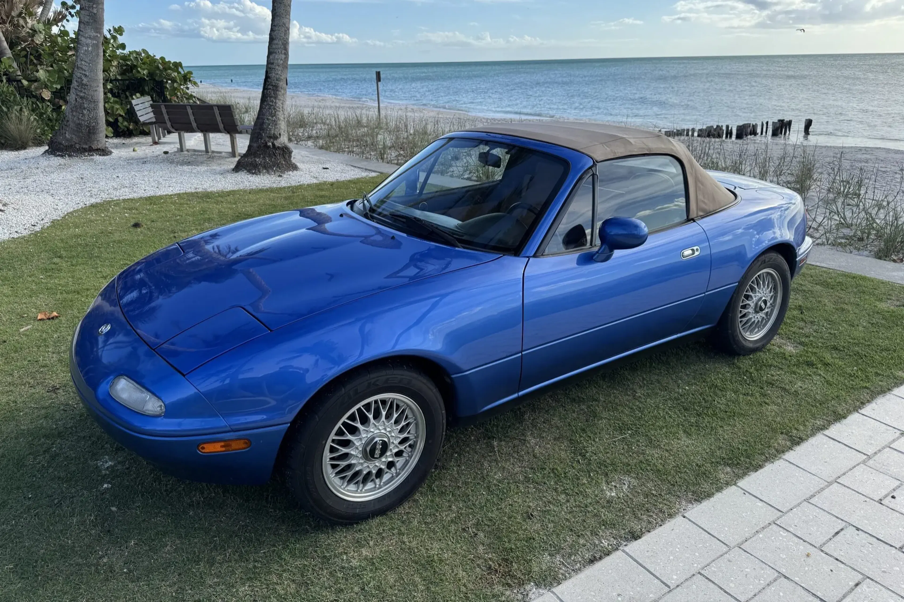 1994 Mazda MX-5 Miata VIN JM1NA353XR0508559 | Hagerty Valuation Tools®